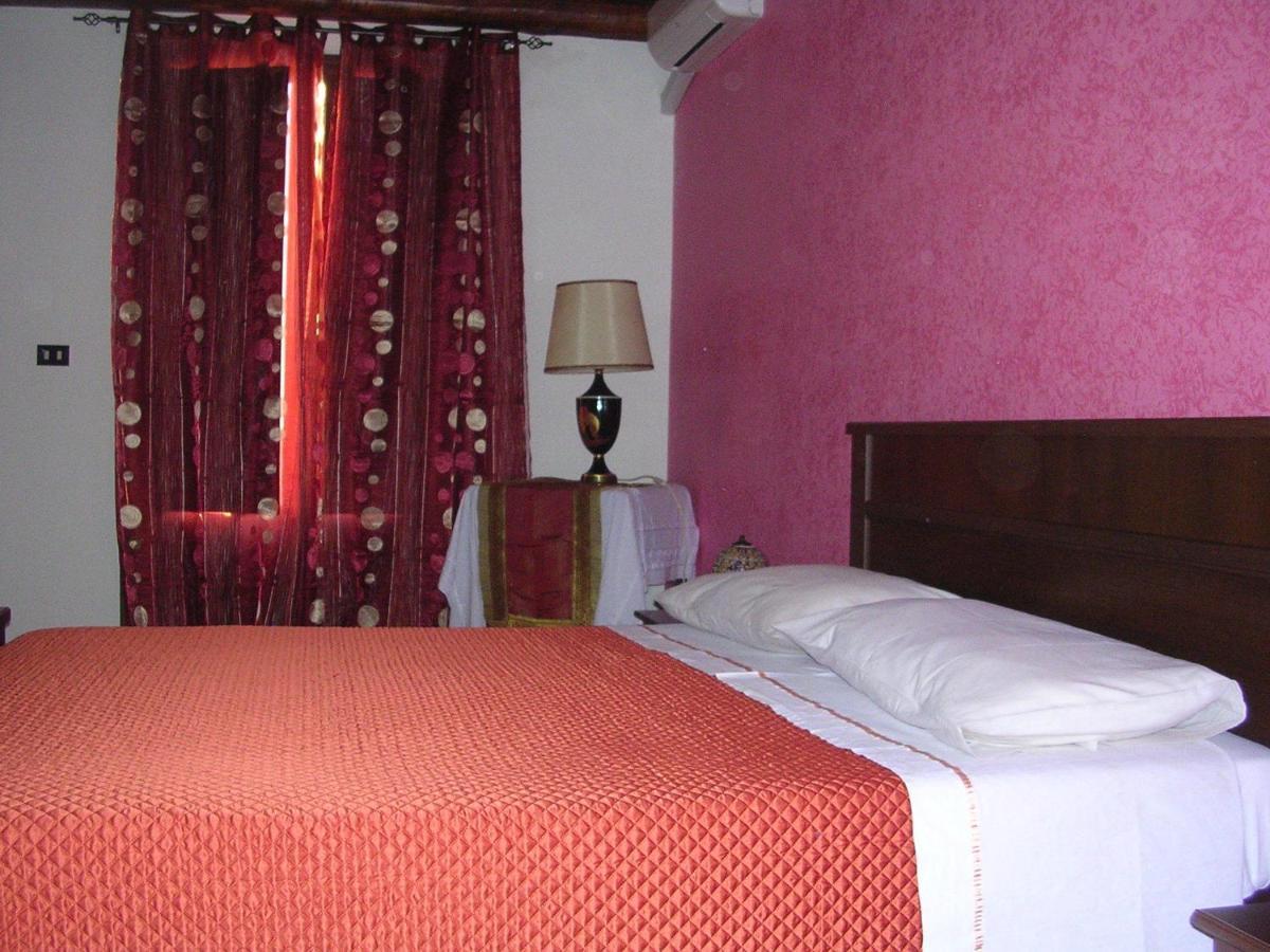 Bed and Breakfast Il Mirto E La Rosa Agrigento Habitación foto