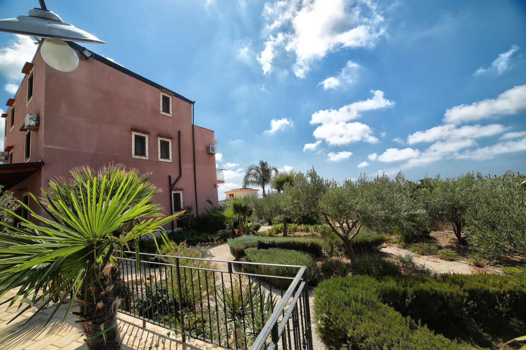 Bed and Breakfast Il Mirto E La Rosa Agrigento Exterior foto